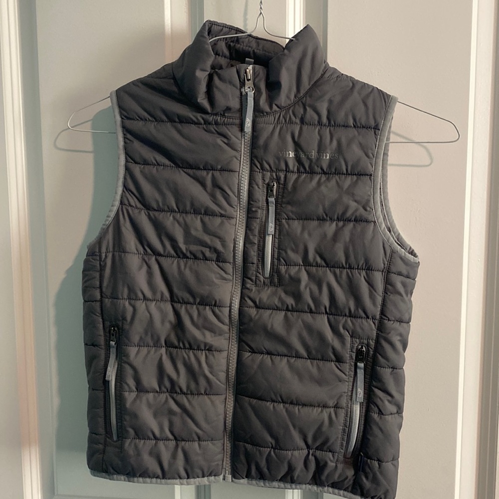 NWOT vineyard Vines kids vest
